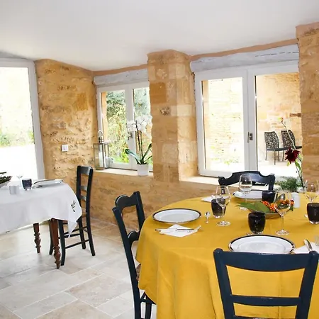 Aux Bories De Marquay, D'hotes Avec Piscine Et Pres De Sarlat
