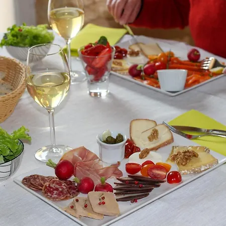 Aux Bories De Marquay, D'hotes Avec Piscine Et Pres De Sarlat 住宿加早餐酒店 4*