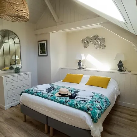 Aux Bories De Marquay, D'hotes Avec Piscine Et Pres De Sarlat 住宿加早餐酒店 4*