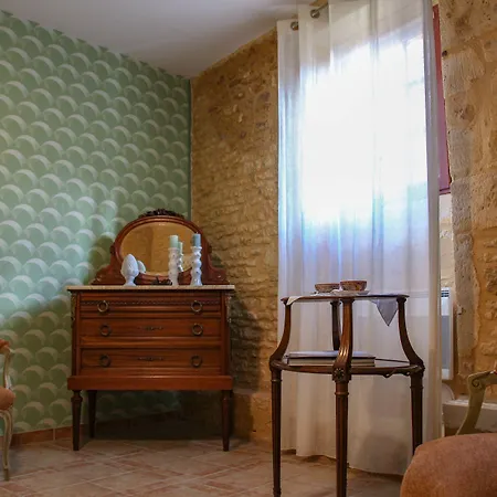 Aux Bories De Marquay, D'hotes Avec Piscine Et Pres De Sarlat
