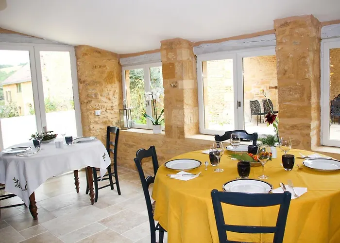 Aux Bories De Marquay, D'hotes Avec Piscine Et Pres De Sarlat