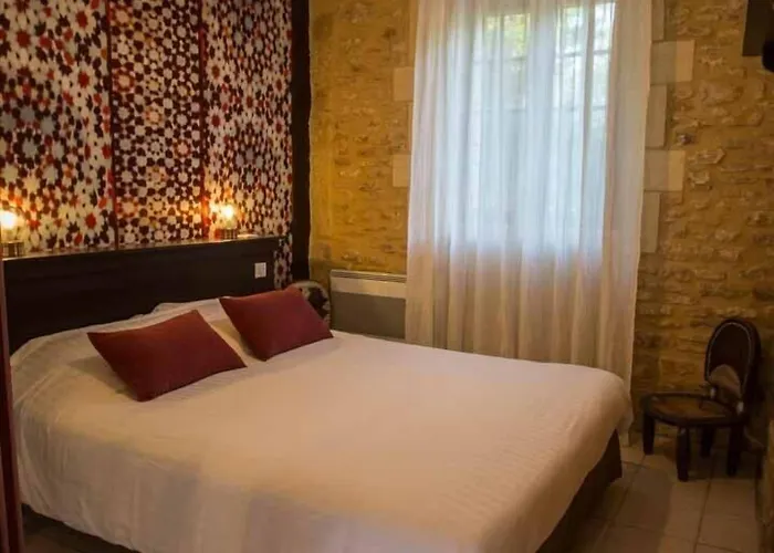 Aux Bories De Marquay, D'hotes Avec Piscine Et Pres De Sarlat