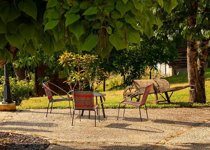 Aux Bories De Marquay, D'hotes Avec Piscine Et Pres De Sarlat 4*